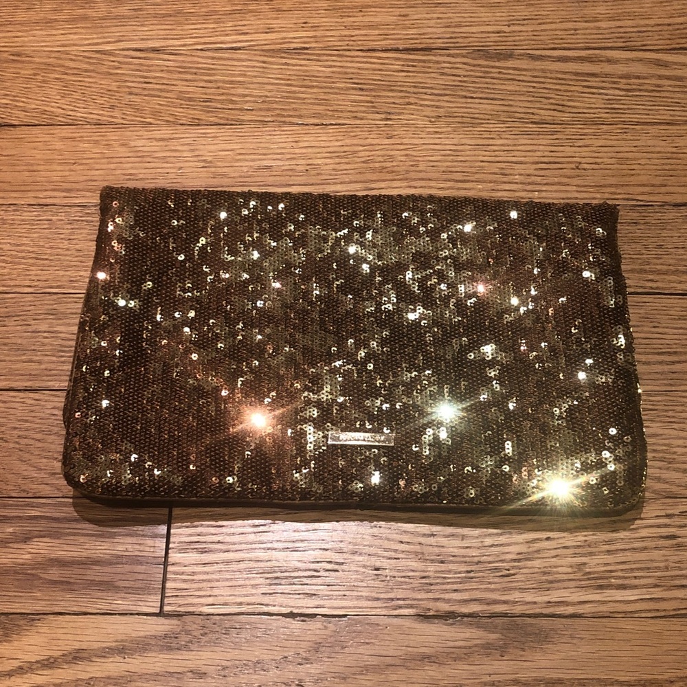 BCBGMaxAzria Gold Sequin Magnetic Clutch with inside zipper